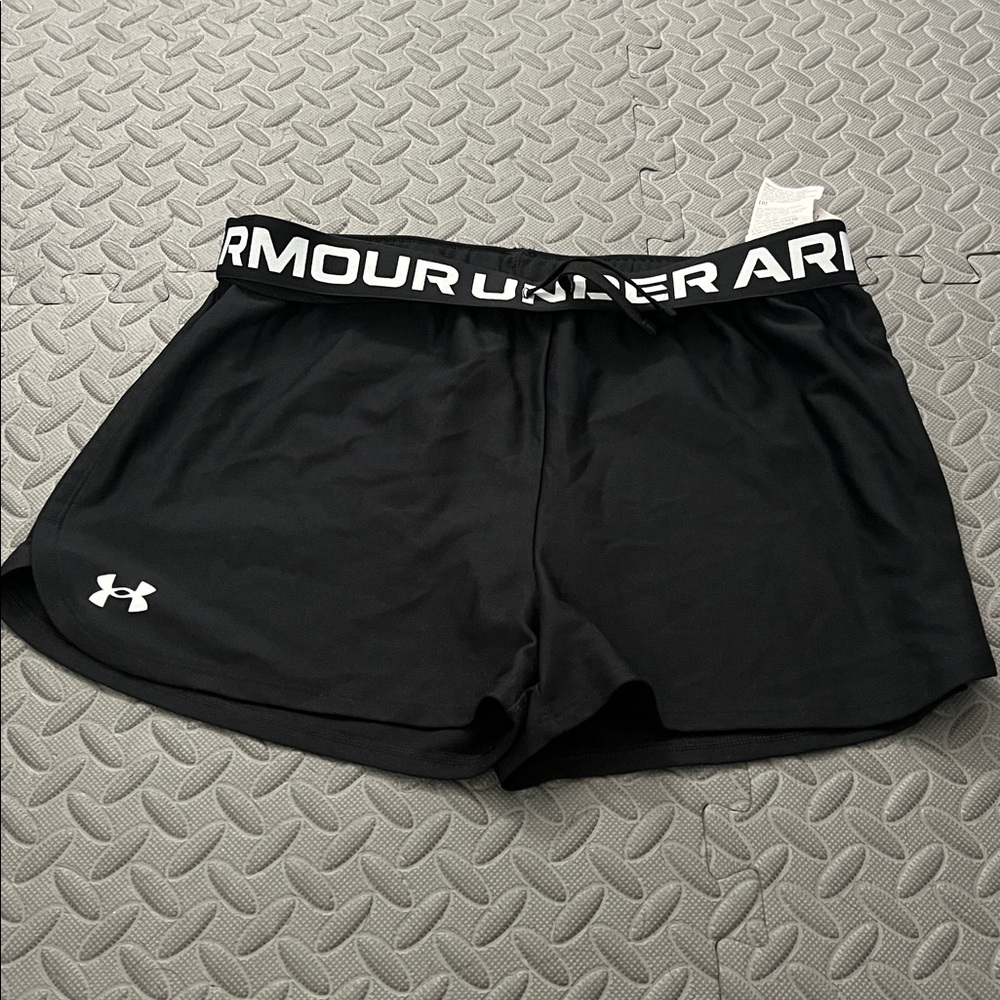 Youth Under Armour black  Training Shorts YXL